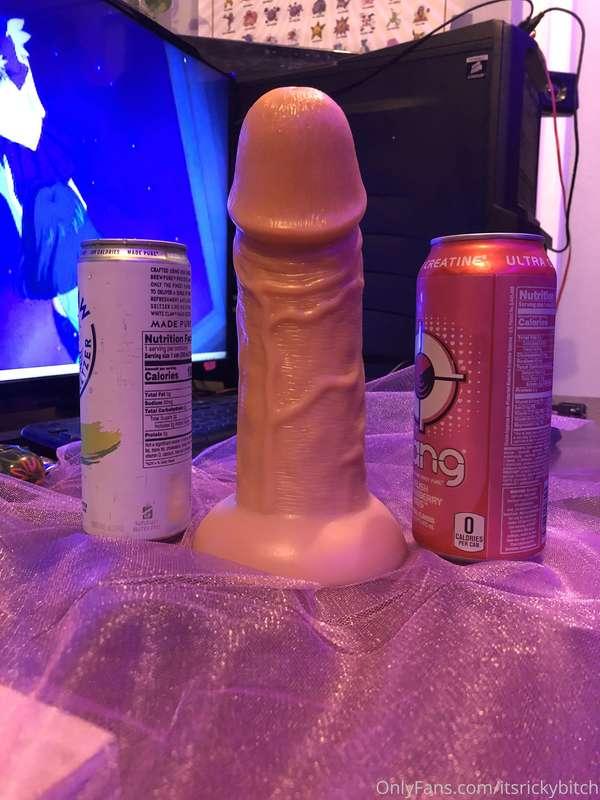 When I say this dick is Fucking giant 😳😧💦