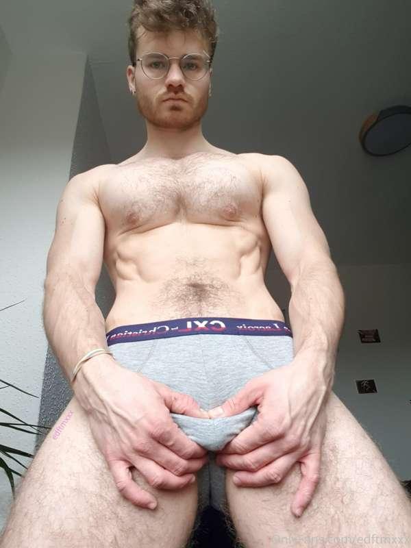 My pussy is fat & delicious😋