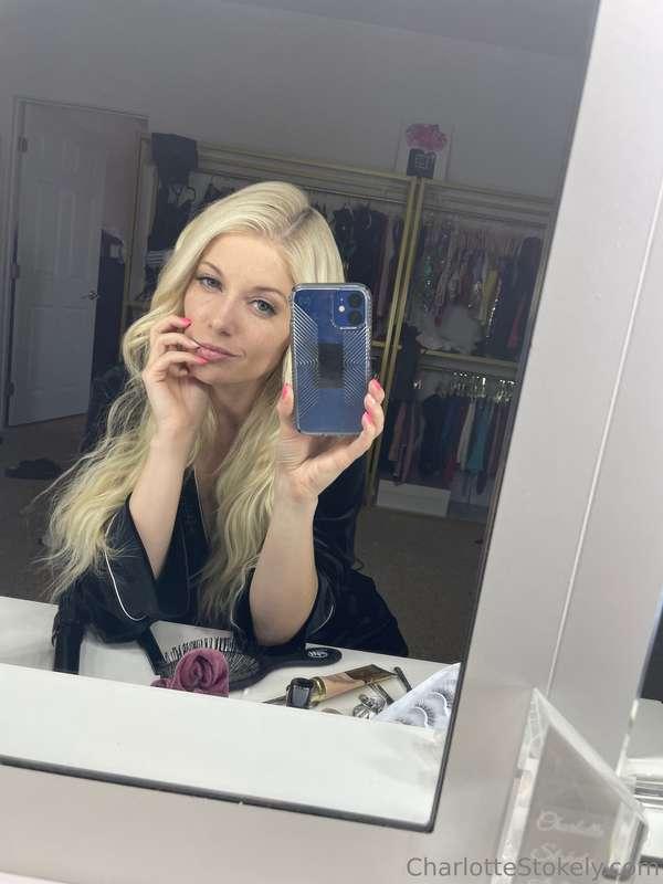 Happy Sunday! 💜🎀 I'm yours ALL night long, tip me and let's ..