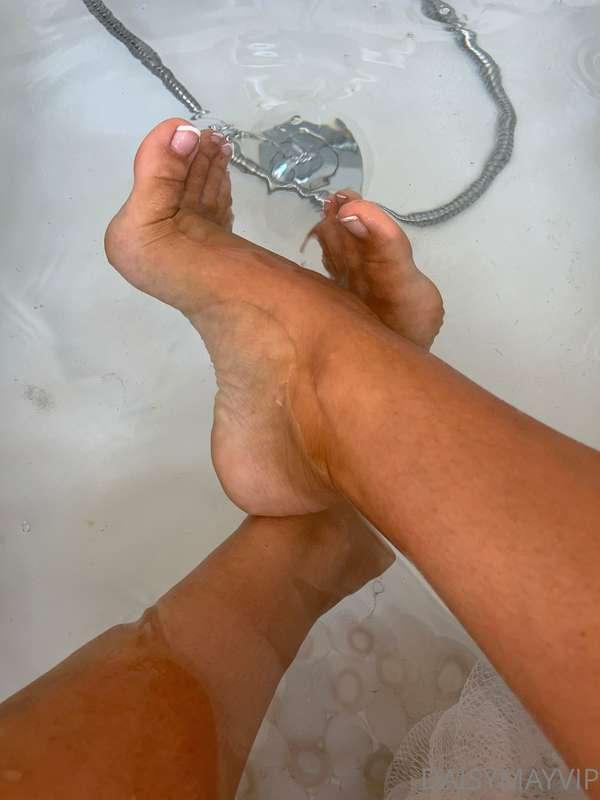 Are you a footjob fan?