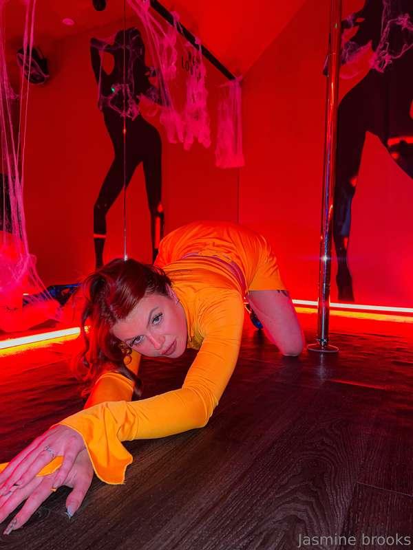 What you doing babe... are you horny? 😈