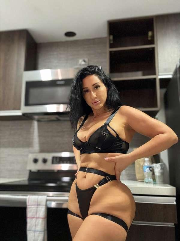 Let me seduce you through the screen 💋