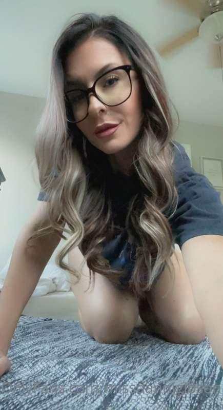 Should I start doing Livestreams here again?