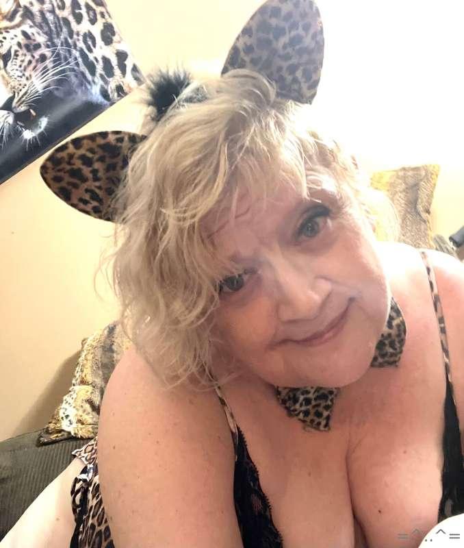 mature4boytoy image #1