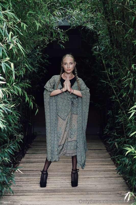 💚Have you ever meditated?🧘‍♀️
If you haven't, I highly sugge..