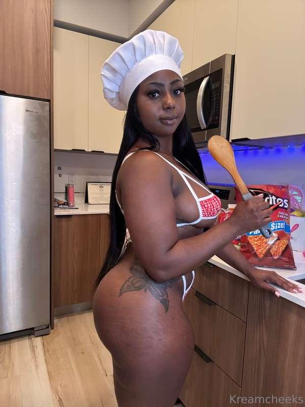 Do you guys want more cooking lives? 🍽️