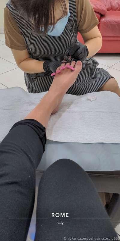 Making myself perfect for you boo 😜👌💅🦶