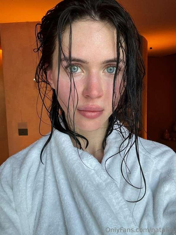 check your dms to find out what happened in shower;)