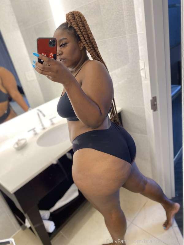 Goodmorning 🔥🖤 #likeeeee for some freaky In your dms 💦