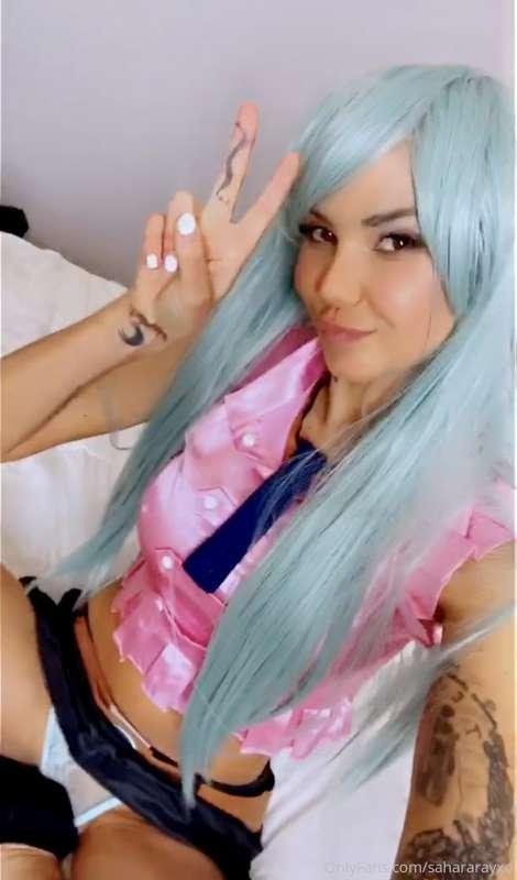 Today’s special Cosplay Outfit 🧝🏻‍♀️💕💠 can you guess who I a..