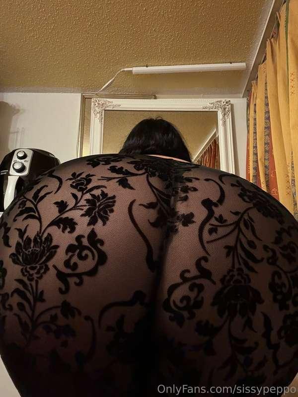 Pretty big or really big?🍎🍑💕🤔❓❣️