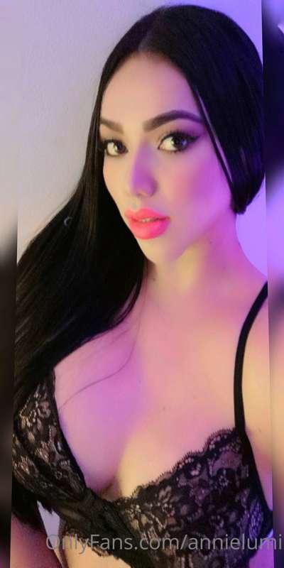 ❣️AMOR GRACIAS POR
ESTAR AQUI ❣️
TU COMPAÑIA me hace  LA MUJ..