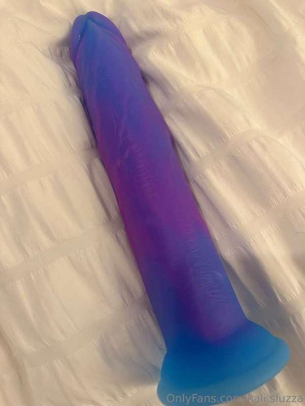 Have you seen my new video yet using my 10inch dildo? 👀 Chec..