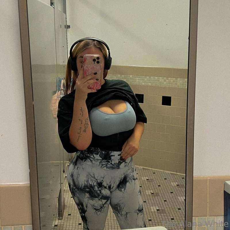 Had a good workout sesh this morning, pussy got nice and swe..