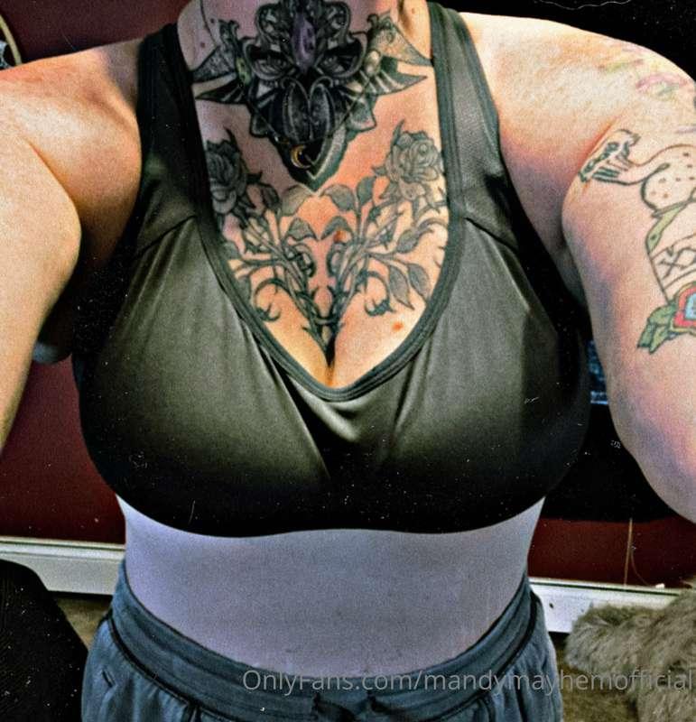 What I look like after a workout. 😘 would you workout with m..