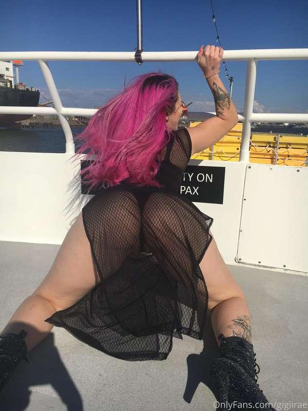 Hello beautiful humans ❤
I have a quick question for you all..