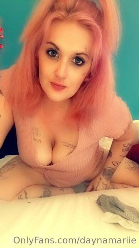 Oh hey there now that my hair is pink I wonder if   you guys..