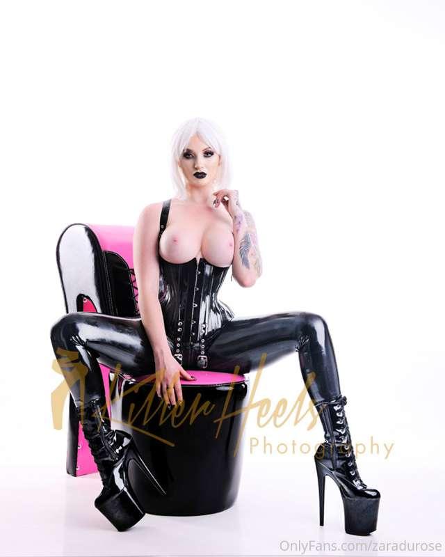 New latex pics!