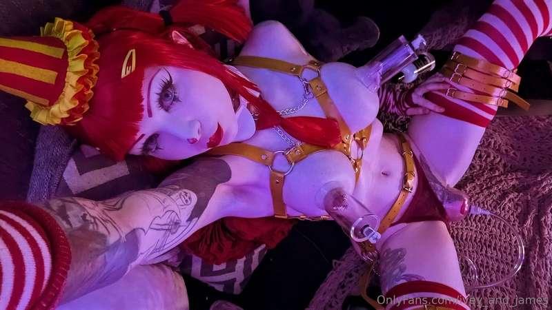 ❤️ Ronald McDonald Cosplay Suction Cup On Nipples and Pussy ..