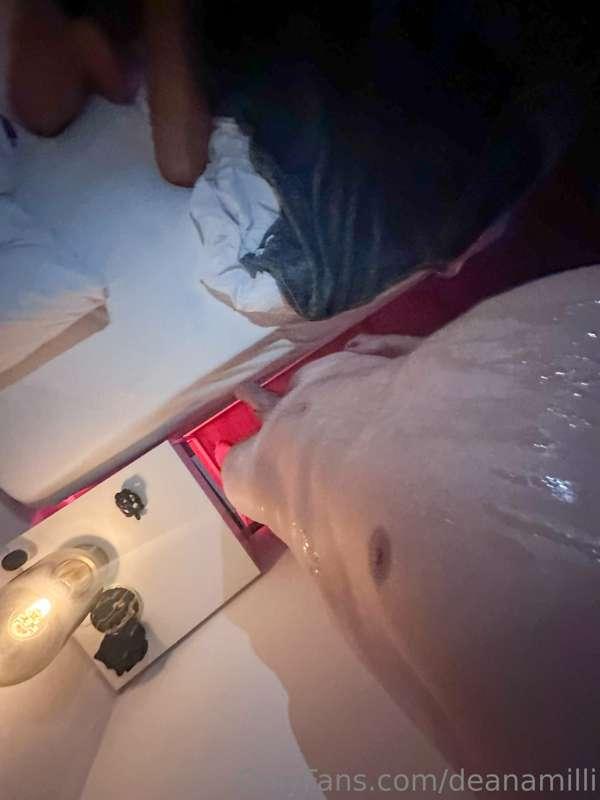 Look at the amount off cum😳 

Made my boyfriend cum so much👅..