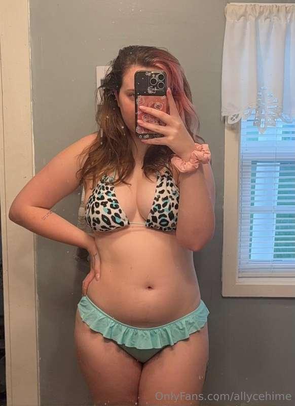I’ve had this bikini top since high school, i definitely fee..