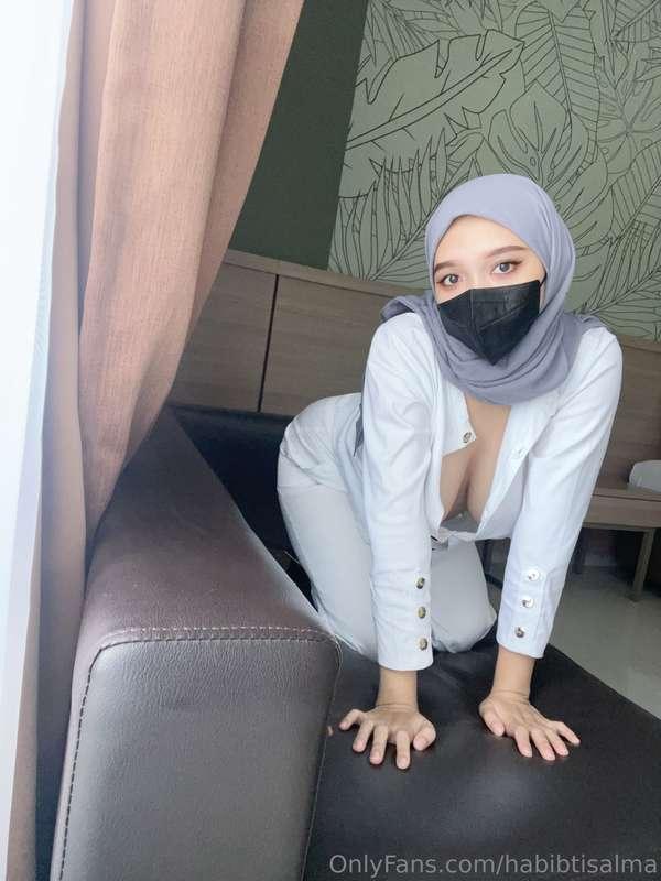 What would you do if I bent over slowly right in front of yo..