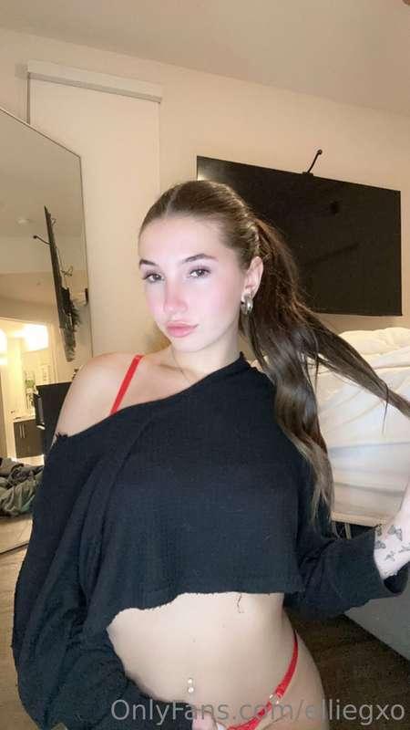 Swipe to turn me around 😈❤️‍🔥 dm me for more 😉