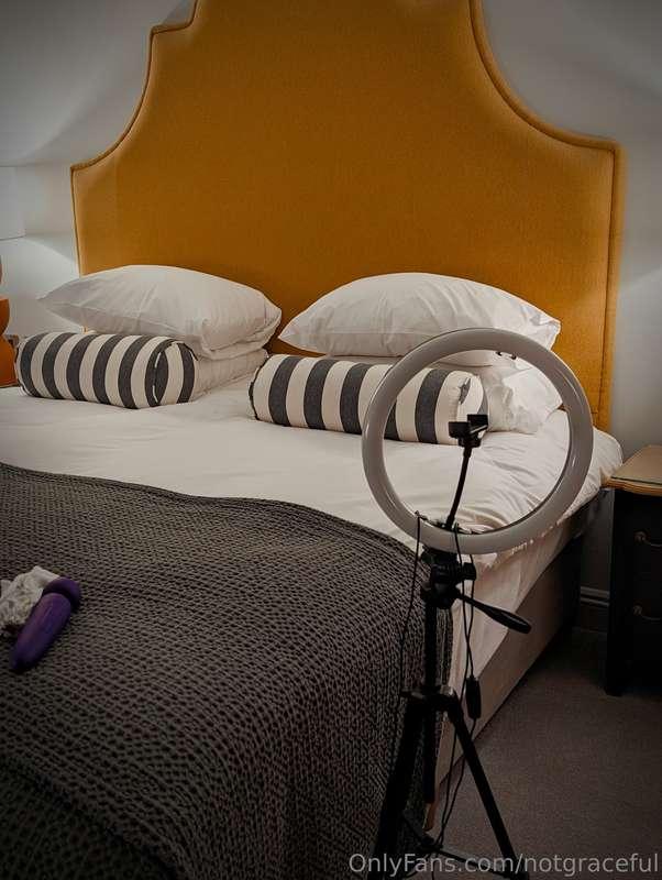 More hotel room fun was had last night. 😋 
DM for some treat..