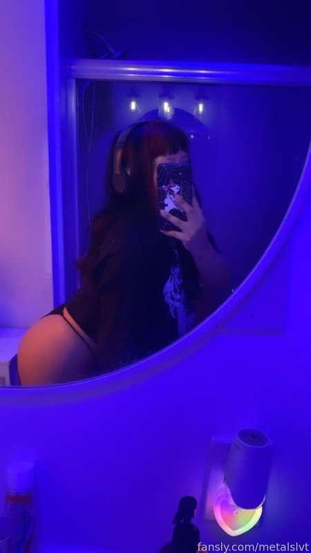 horrorwhore image #3