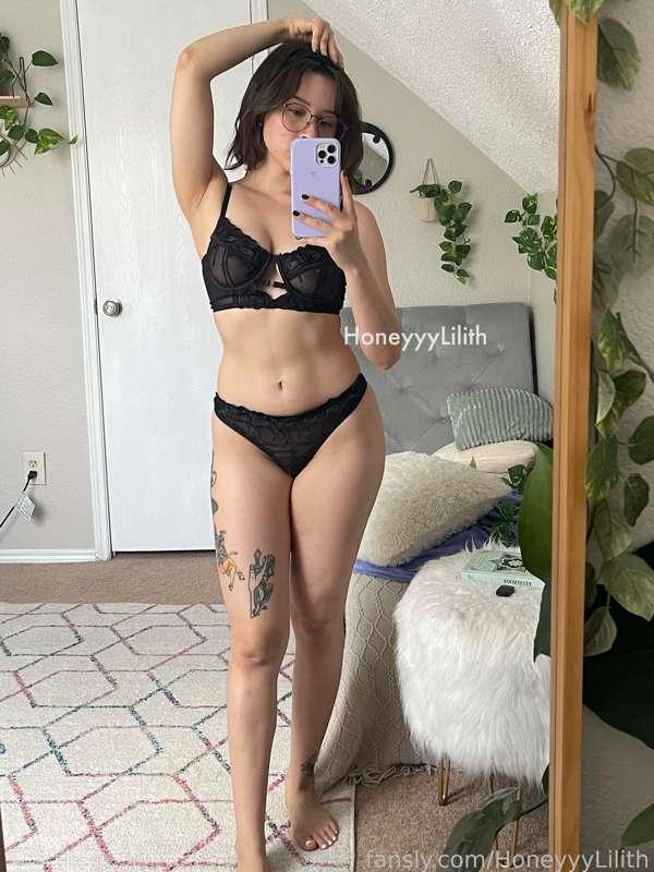 honeyyylilith image #1
