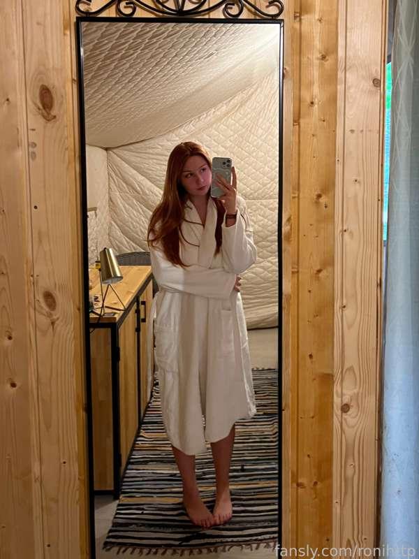 take this bathrobe off me 🥵🥵… fully length naked 