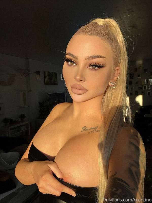 My nipple wanna say hey😏