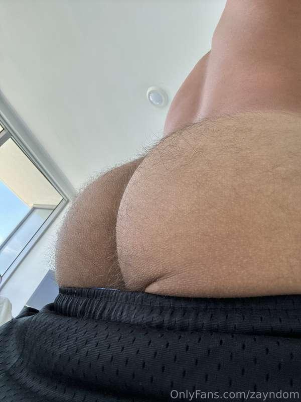 Come eat this hairy ass