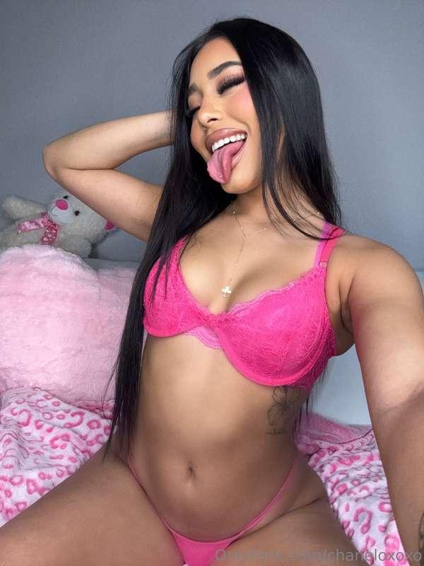Giving him the blowjob of his life 😮‍💨, then he pounds my pu..