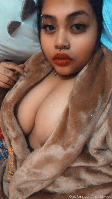 Selfie binge 😋
🤎🐻🤎🐻