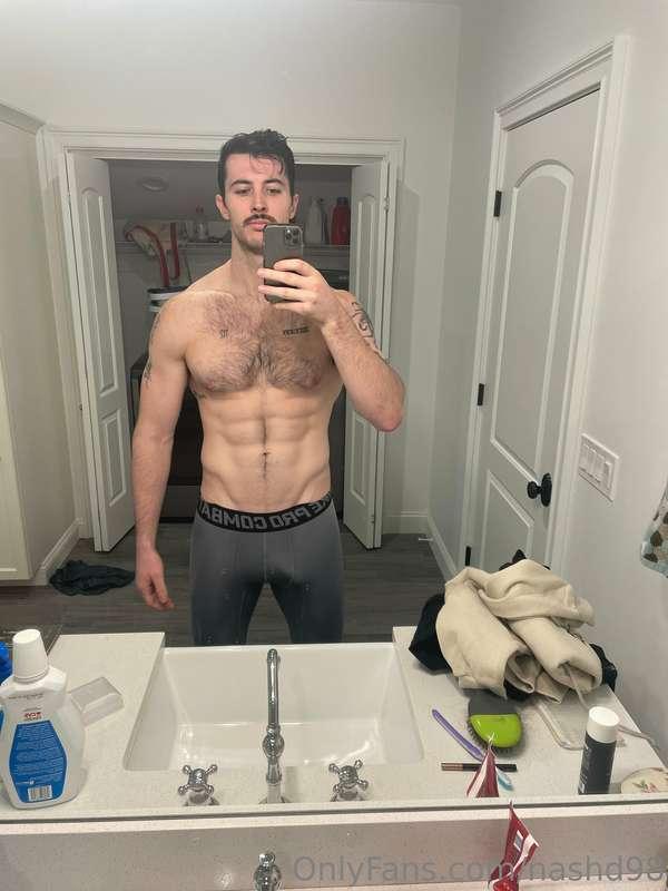 Sweaty photo shoot after my run 🏃🏽‍♂️tights on or off??