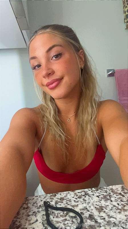 If you didn't know where this pretty face was from, where wo..