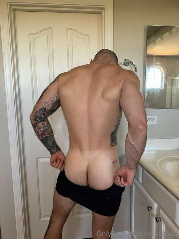 Leg day makes my ass sore LOL