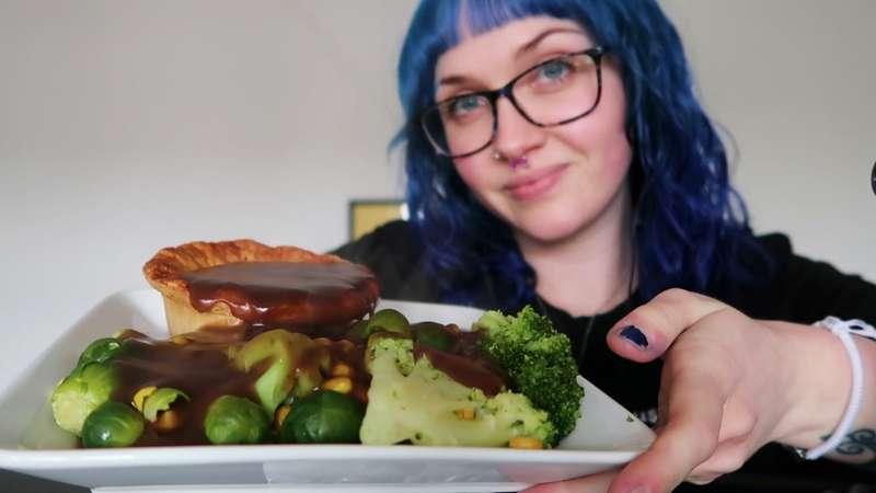 📣 EARLY ACCESS 📣 ASMR Eating Steak Pie, Veggies & Gravy 🥧