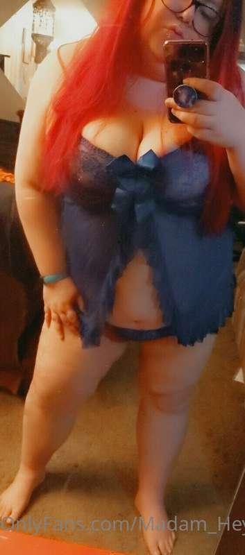 I'll be wearing some sexxyyy linigerie on the live stream to..