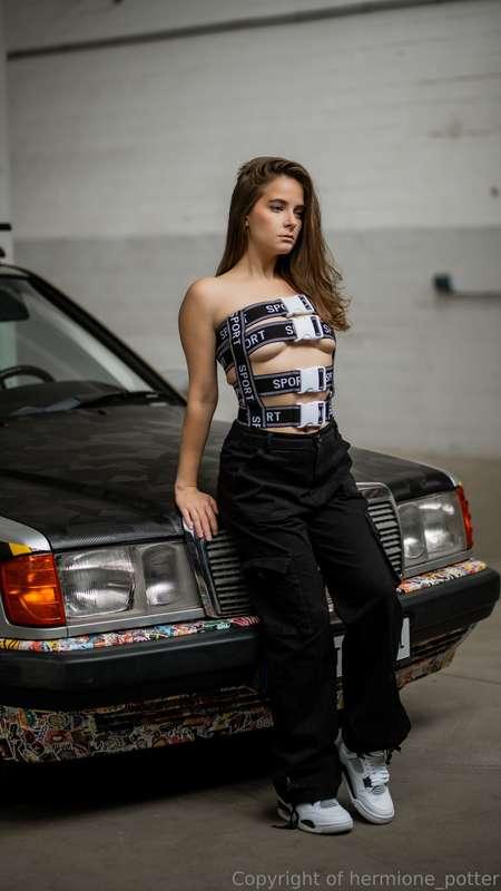 Of course, there are photos of me and our Carbage Benz 😜