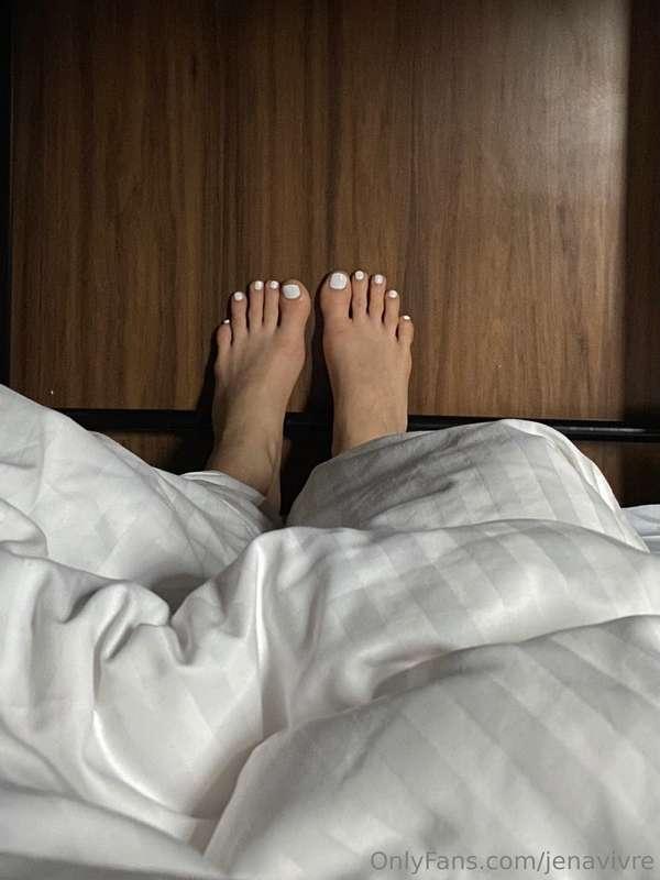 Do you like white toes? 🤍