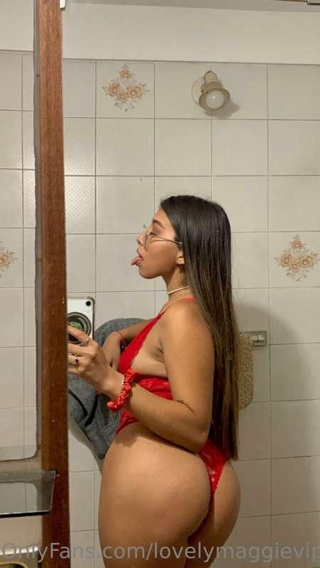 Like the post if I’m you hot asf baby 😉👅🔥 give me a tip too ..