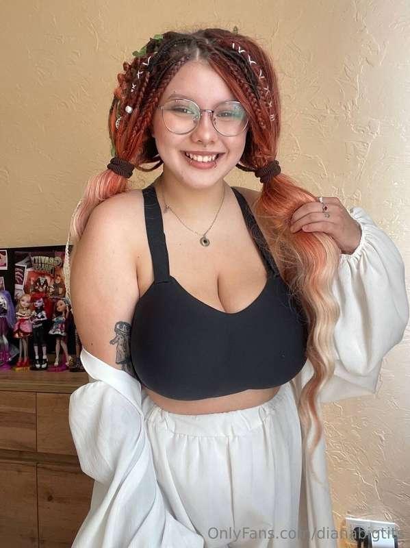 I like this hair color so much, isn’t it better than blue? O..