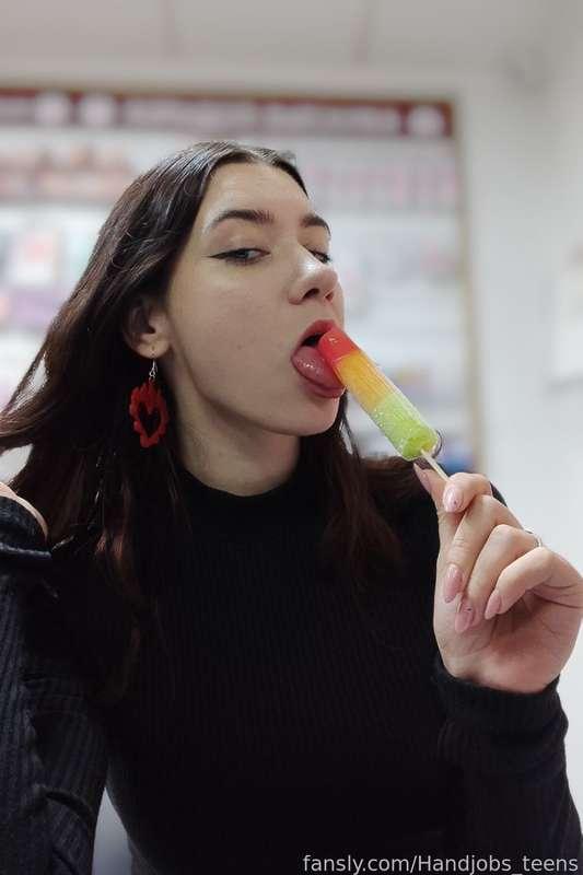 handjobs_teens image #2