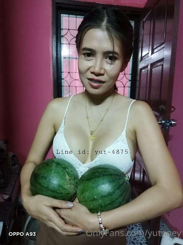 กินแตงโม..มั้ยค่ะ🍉