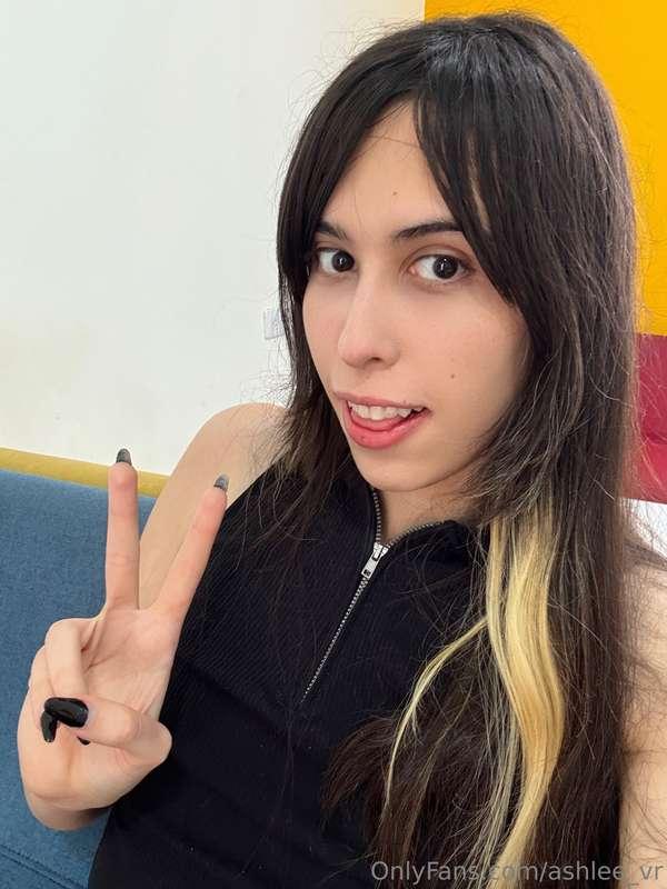 Casi no respondo en esta página pero me sentía super linda a..