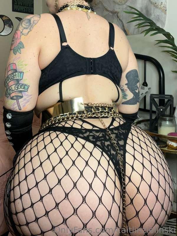 Spank me & leave your hand print daddy 😈😘