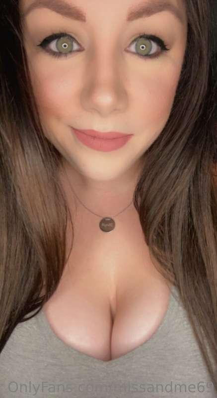 We’re on our way to a concert for the night. Who else loves ..