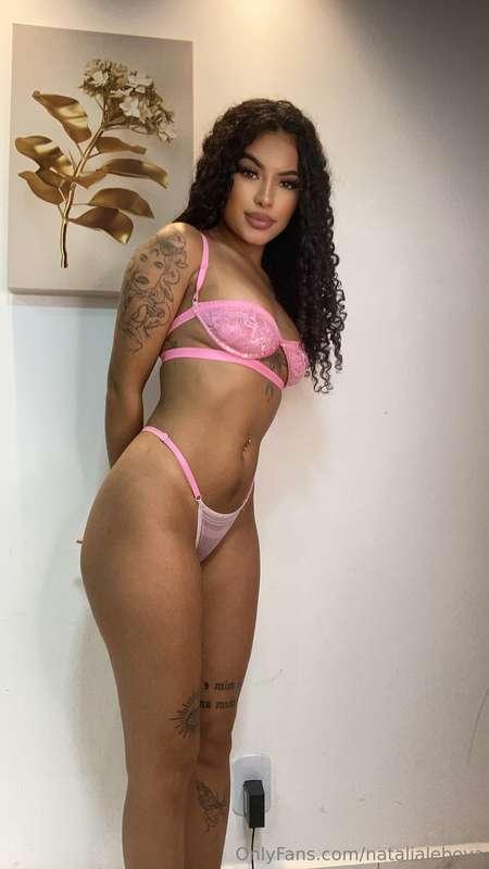 Selena’s strong, sexy, and secretly craving a man who knows ..